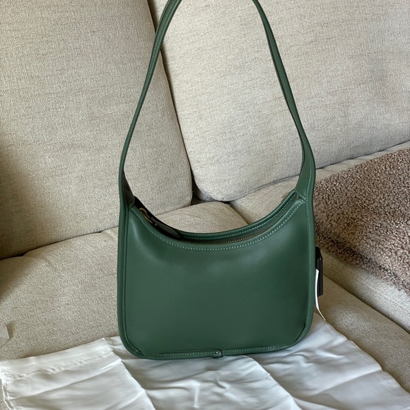 Coach Handbags - NWT Coach Curve Zip Bag